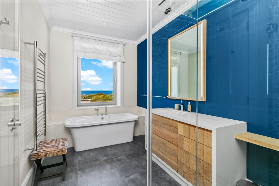 9 Bedroom Property for Sale in Beachy Head Western Cape